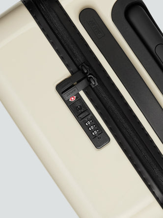 Set your lock (all suitcases)