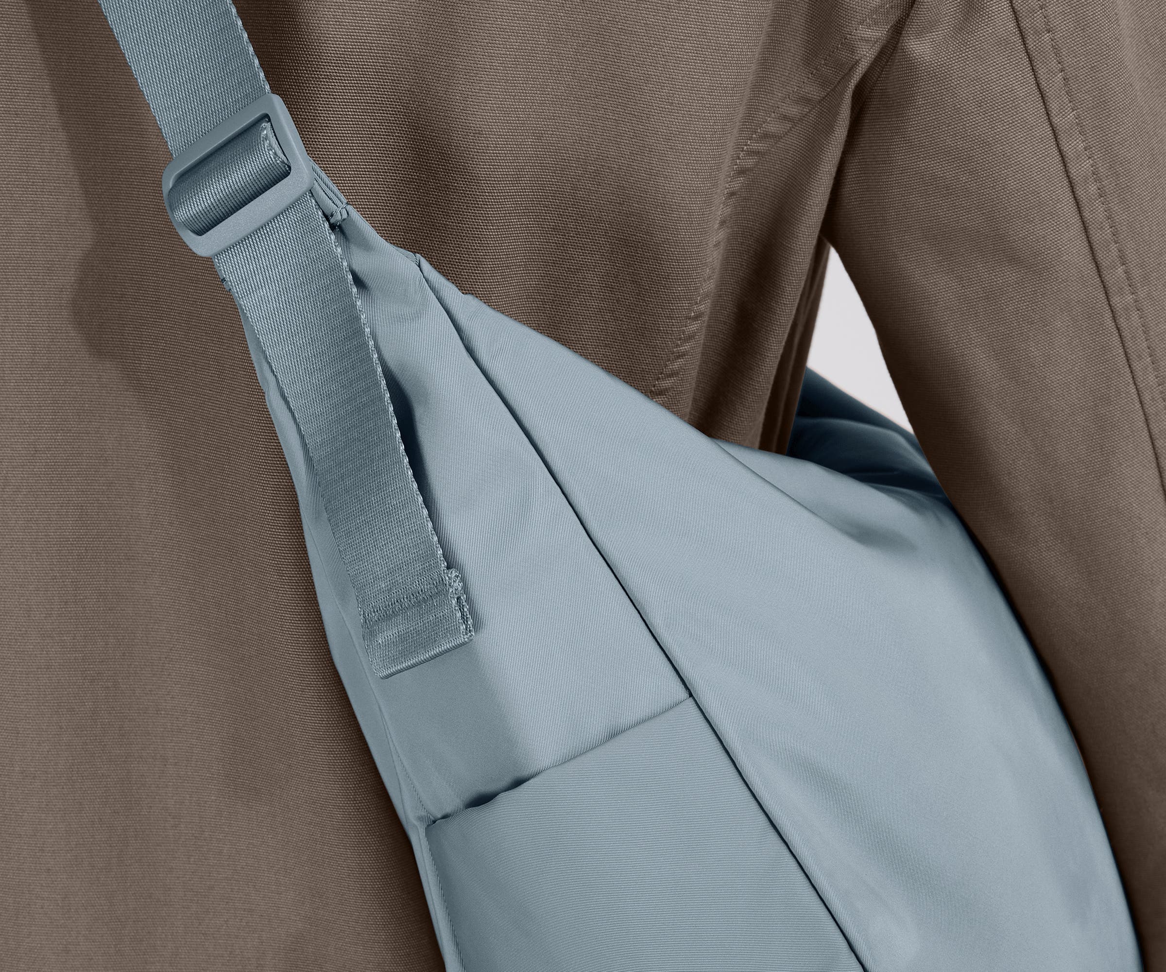 Detailed view of the featherlight material