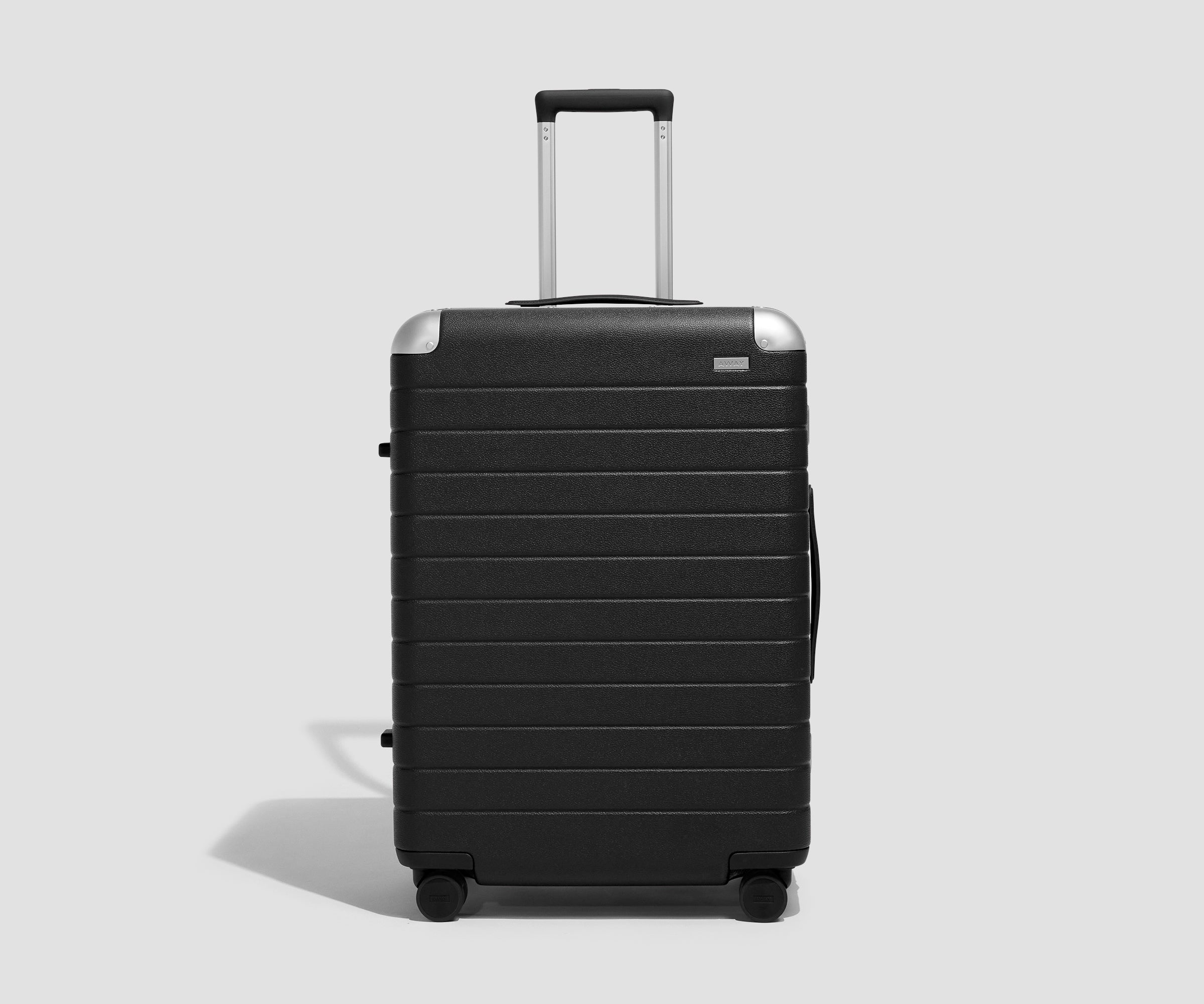 The Aluminum Edge Medium in Jet Black