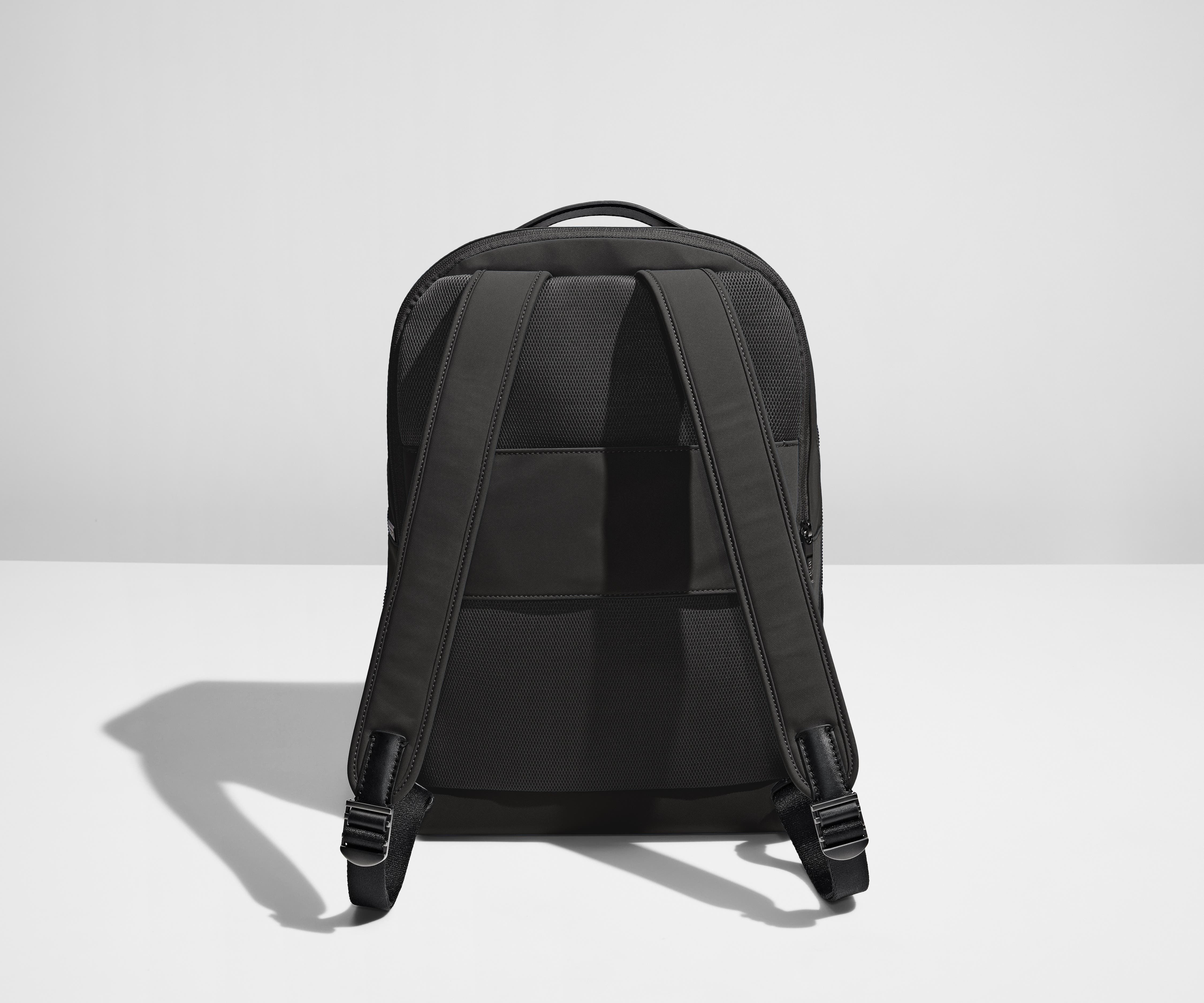 Padded shoulder straps and trolley sleeve on the back of the Everywhere Zip Backpack