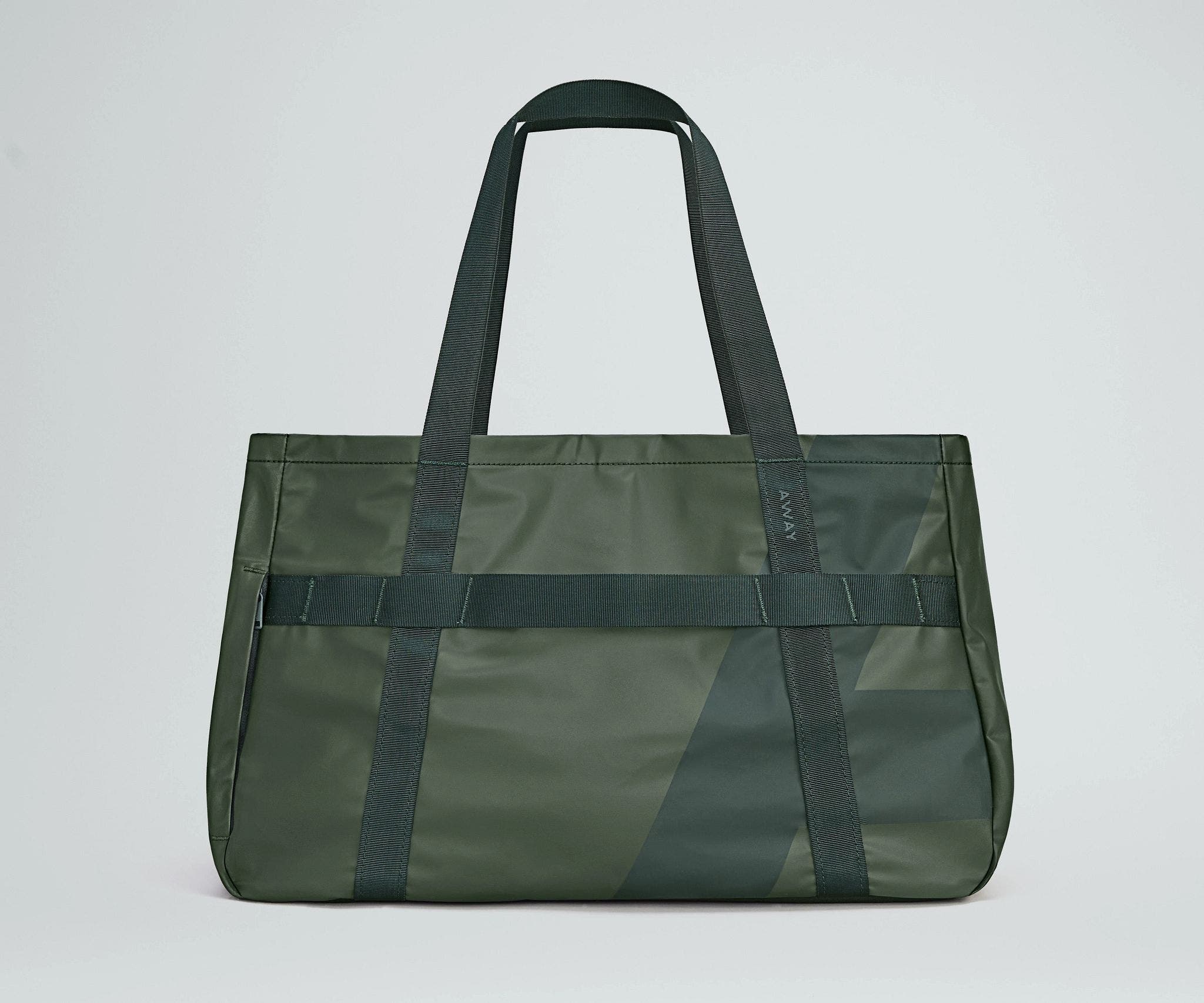 Front view of the Active Tote 45L with the handles up