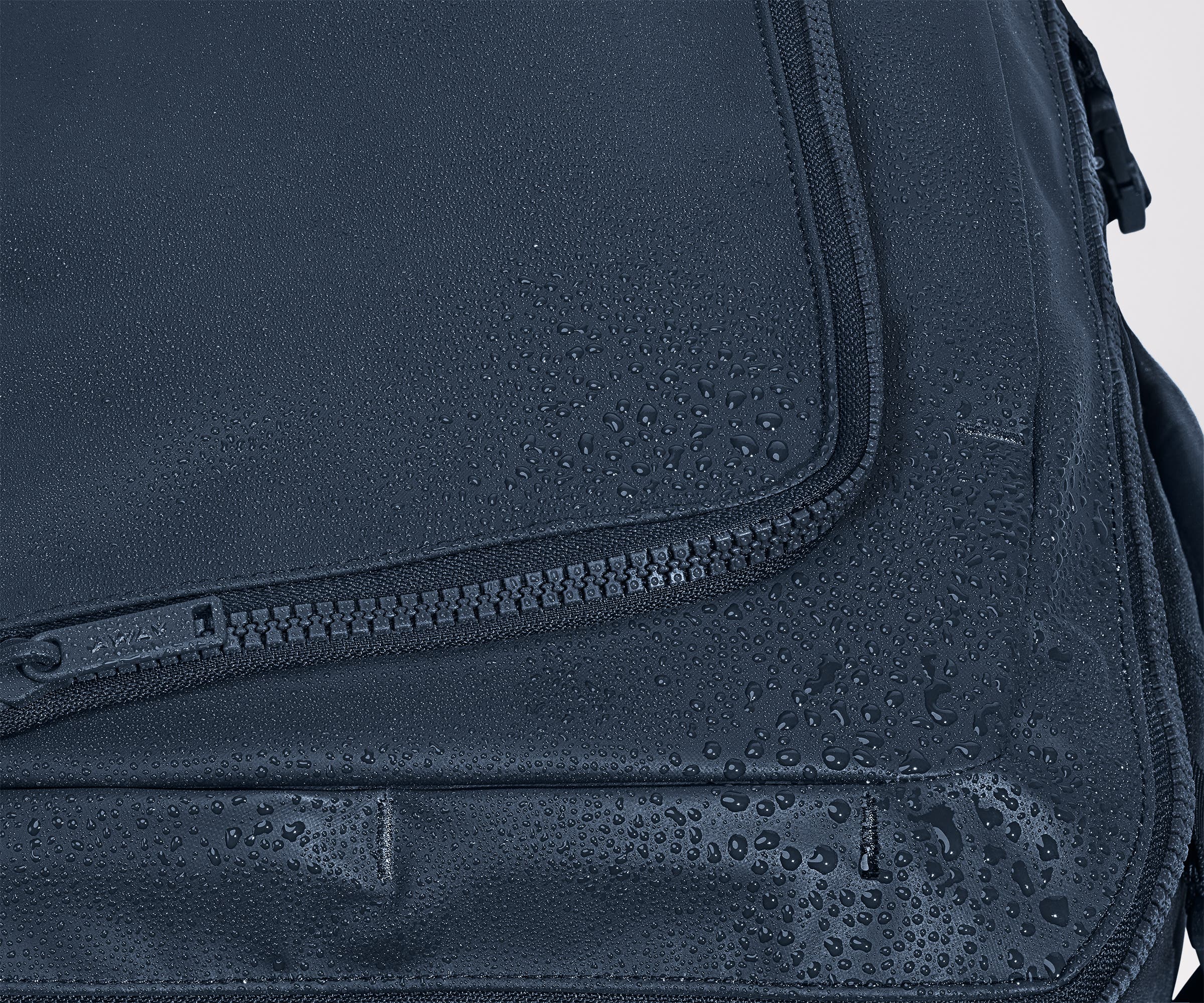 The Outdoor Convertible Backpack 25L | Navy Blue