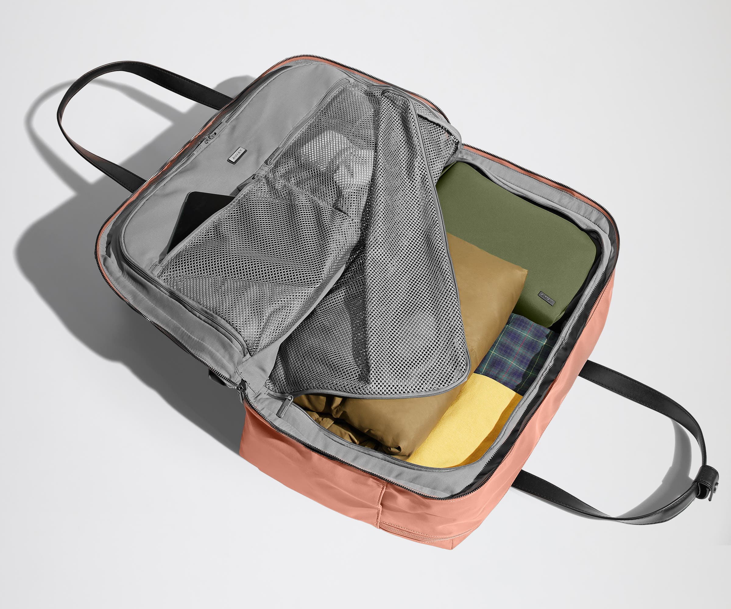 Exterior padded laptop pocket that fits up to 16" devices