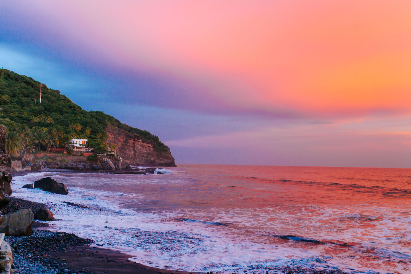 A Local Expert's Guide to El Salvador's 3 Best Surf Breaks