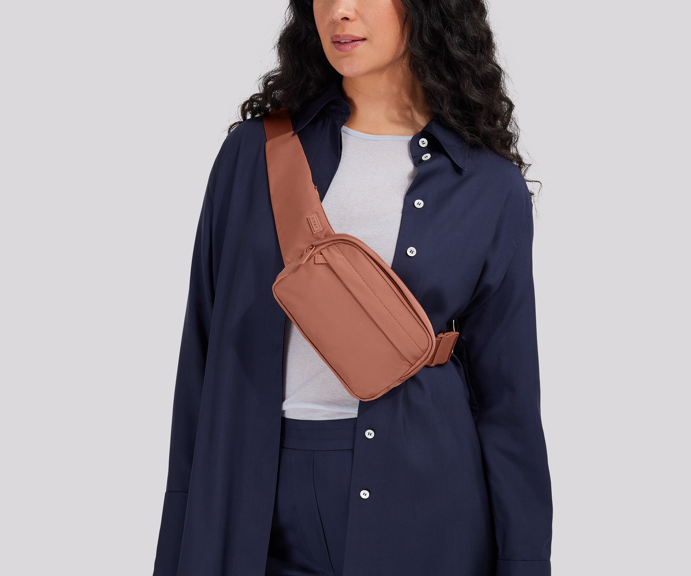 Person wearing the Sling Bag