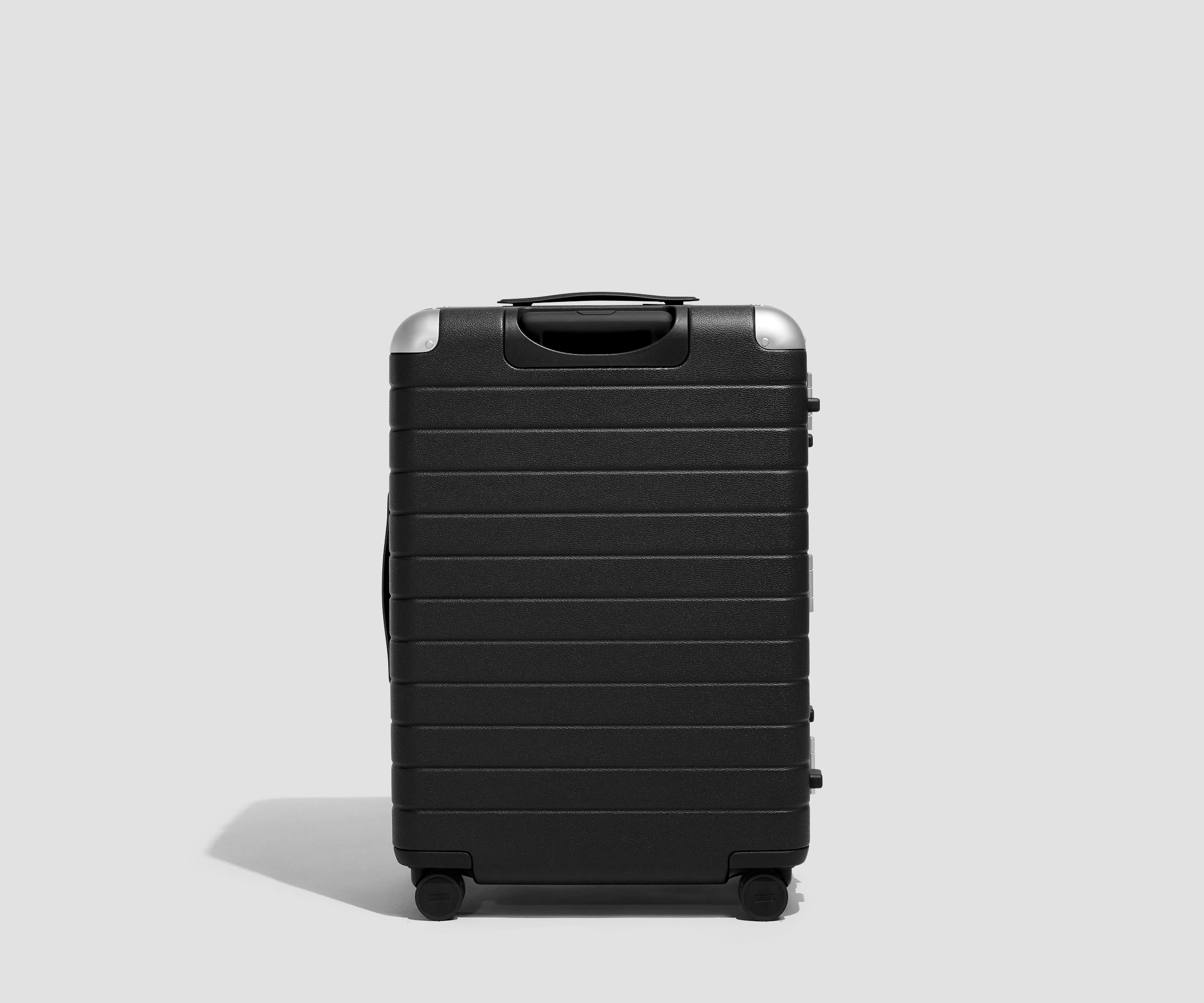 The Aluminum Edge Medium in Jet Black