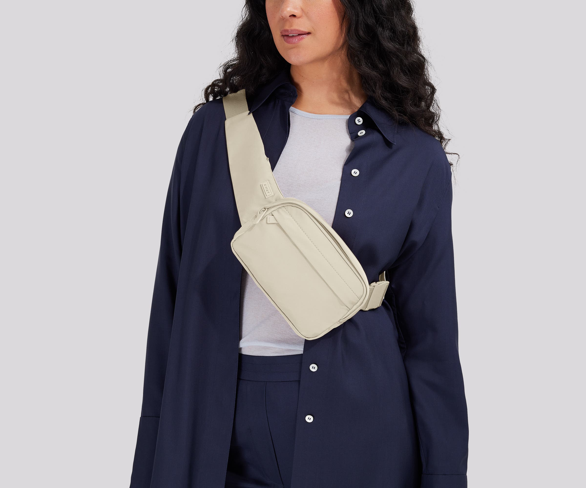 Person wearing the Sling Bag