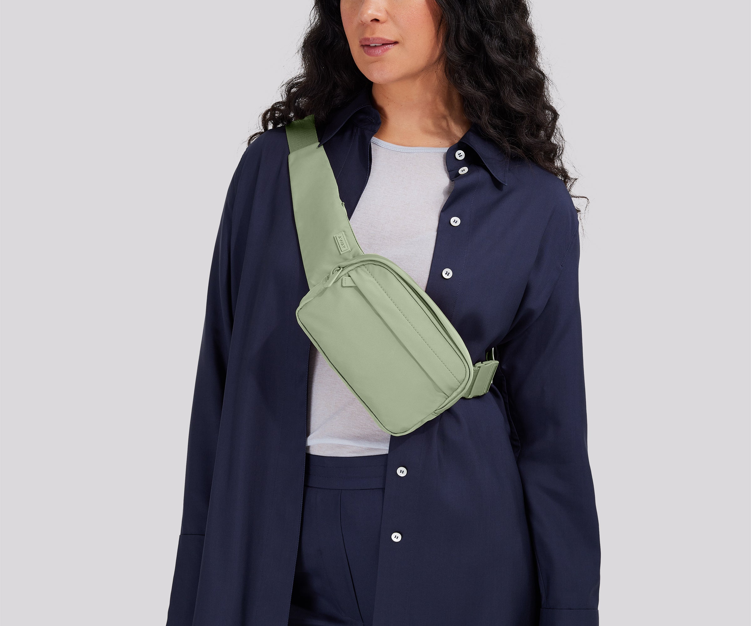 Person wearing the Sling Bag