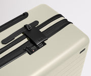 The Medium Flex in Salt White