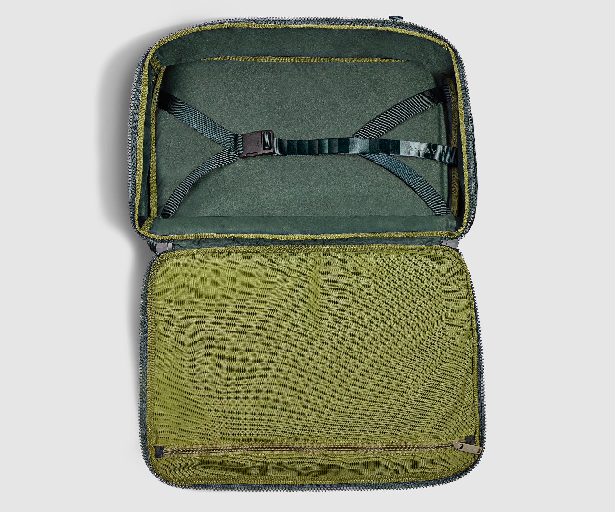 The Outdoor Convertible Backpack 25L | Forest Green