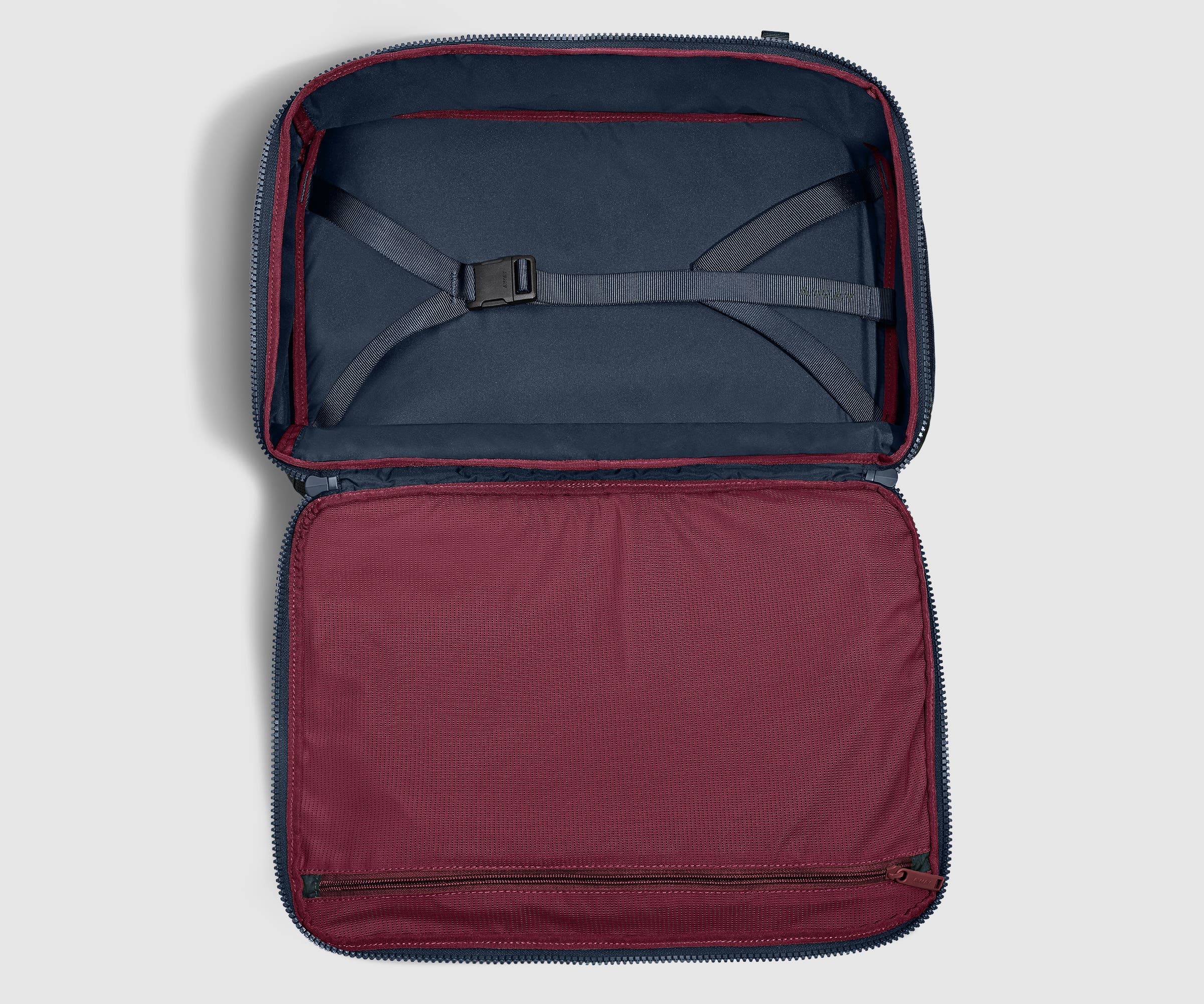 The Outdoor Convertible Backpack 25L | Navy Blue