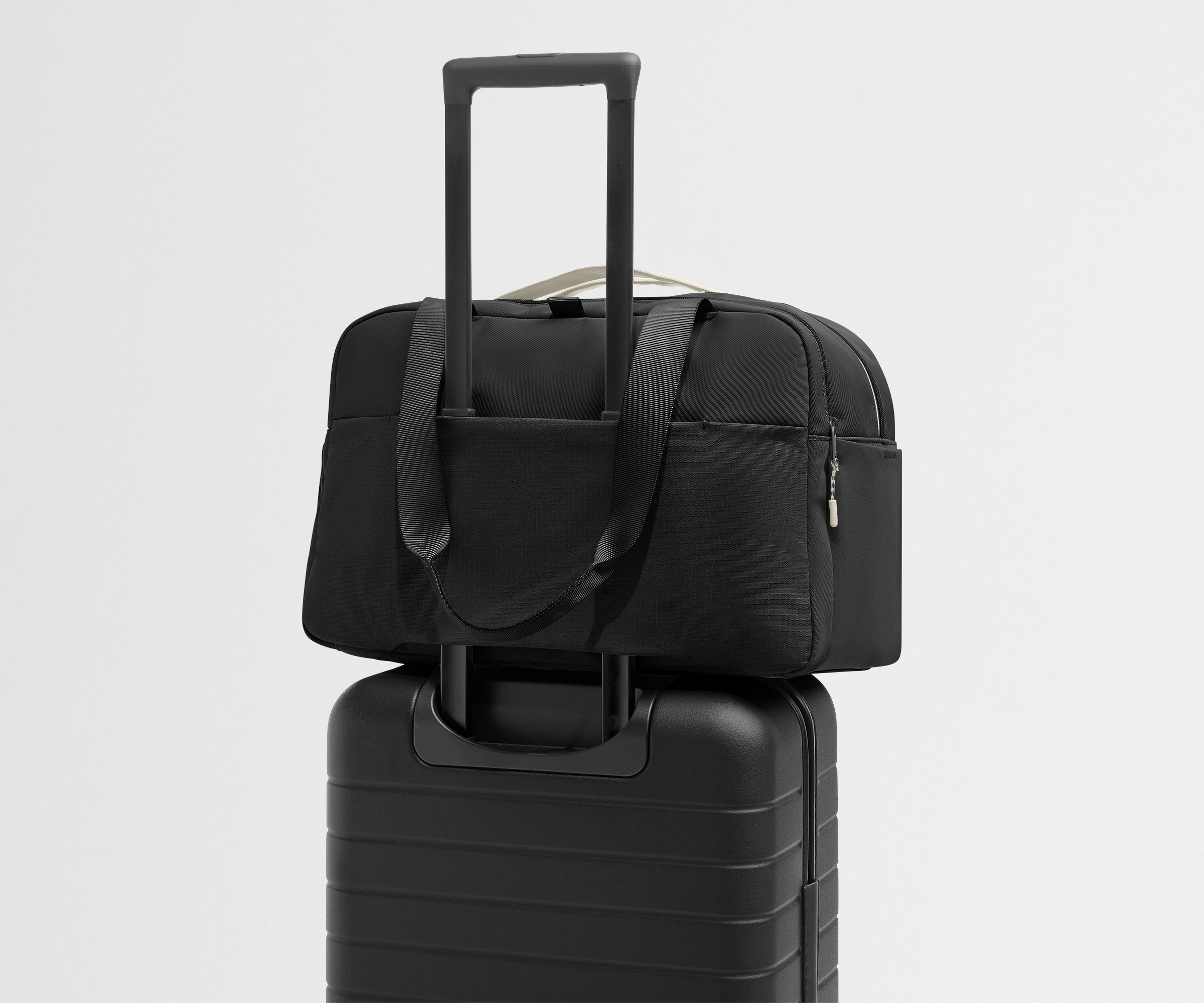 //
Paired with The Bigger Carry-On.