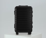 360-view of the Onyx Black Aluminum color and features